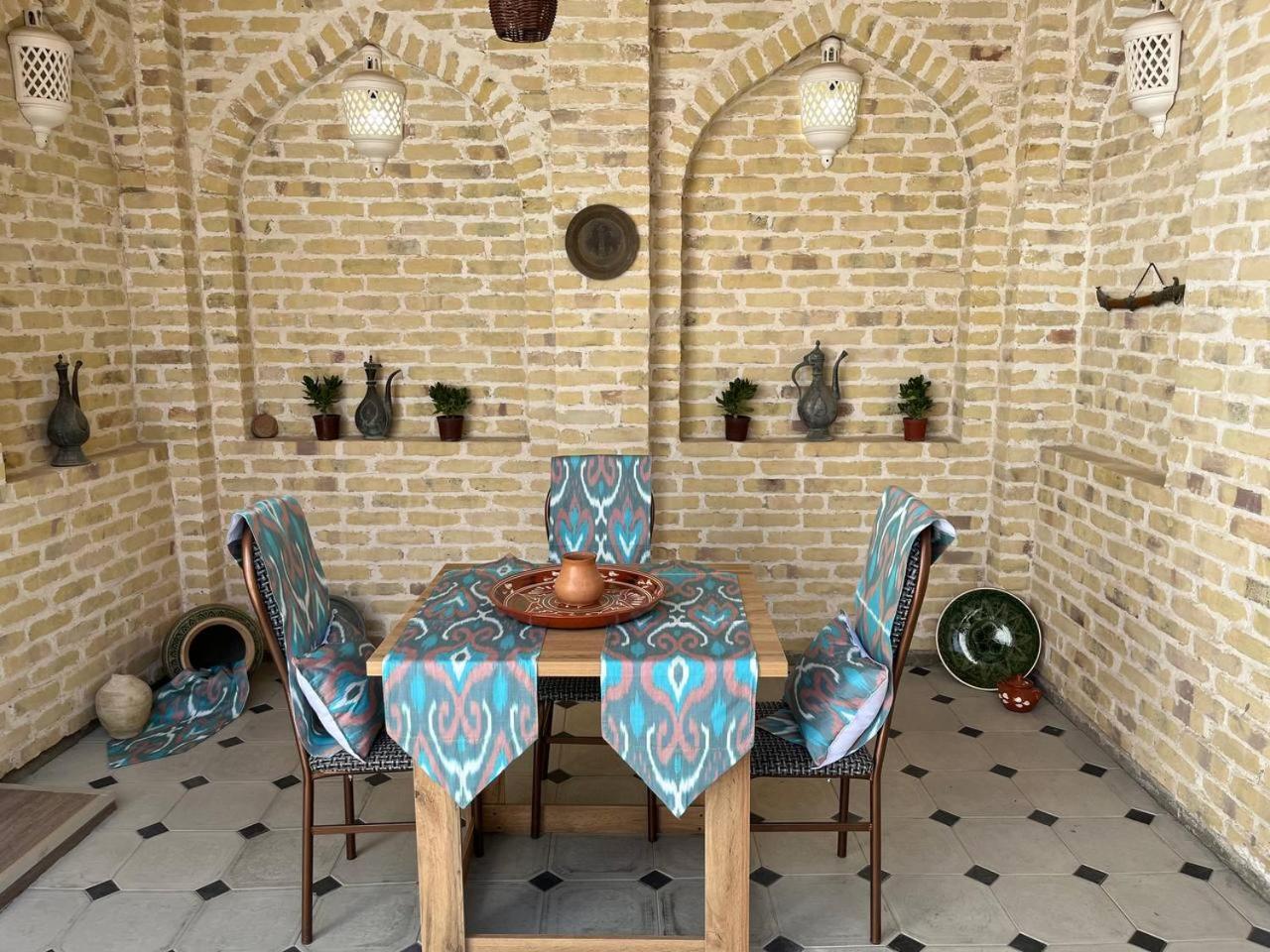 Old Safari Golden Location Guest House Бухара Екстериор снимка